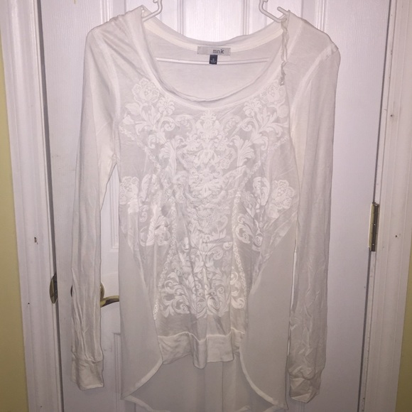 White long sleeve blouse