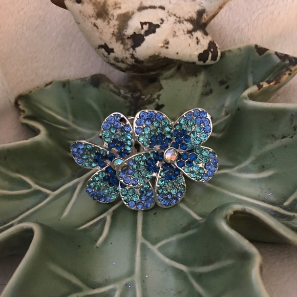 Brilliant Blue Stretch Ring