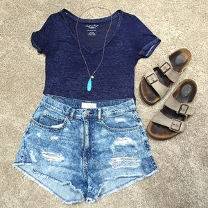 AE Heathered Navy V-Neck!