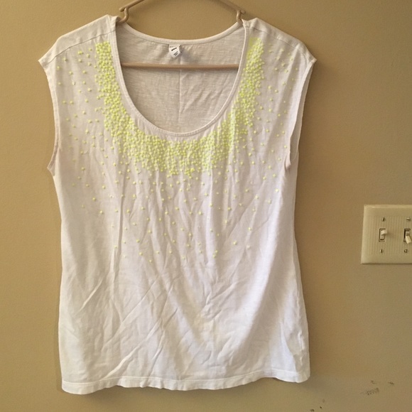 Cute summery shirt - Picture 1 of 3