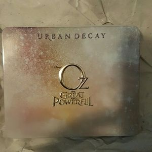 Urban decay Oz the great and powerful palette