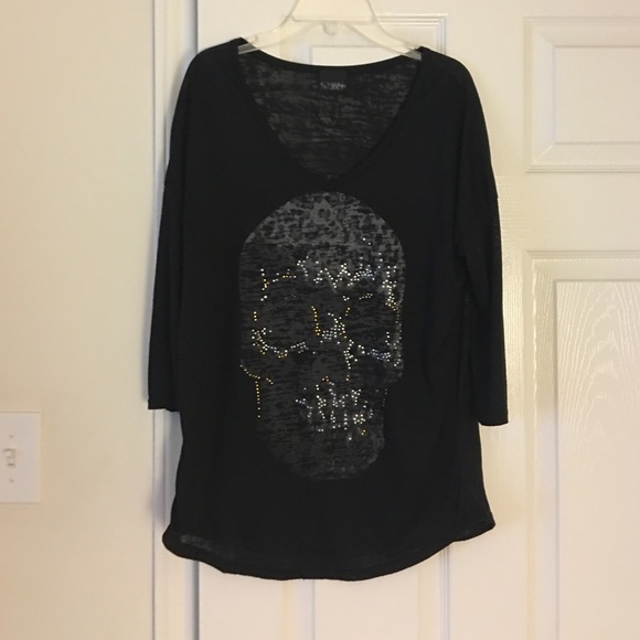 Daytrip sheer skull top