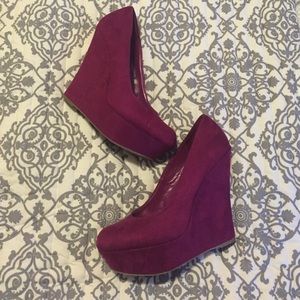 Magenta Wedges