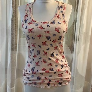 Pink floral racerback tank 💕🌺