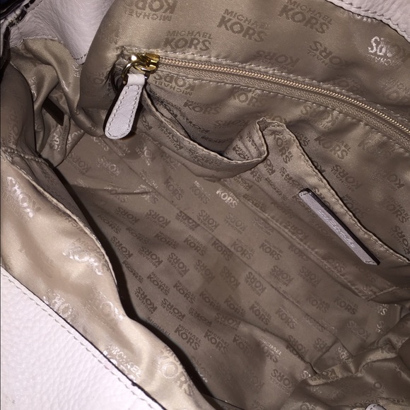 Purse - Picture 3 of 4