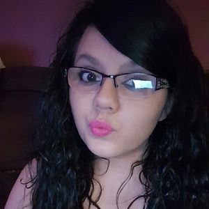 Meet your Posher, Kassandra