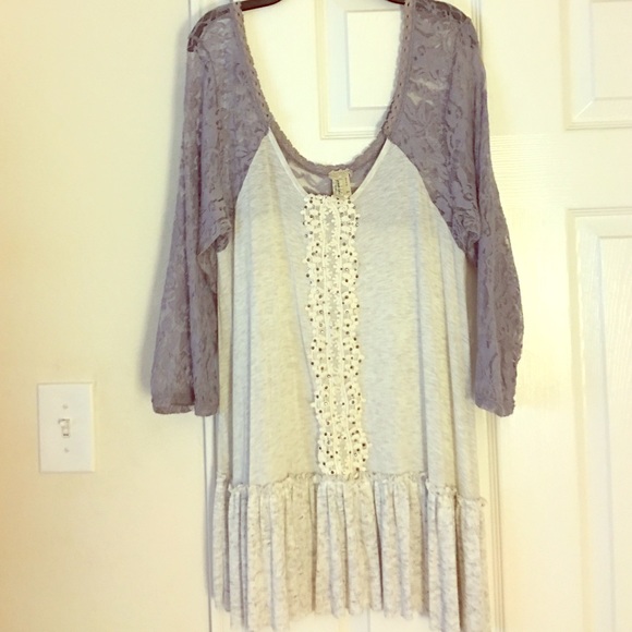 Gimmicks by BKE top/tunic