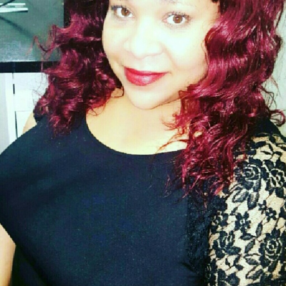 Meet your Posher, Denitra - Picture 1 of 1