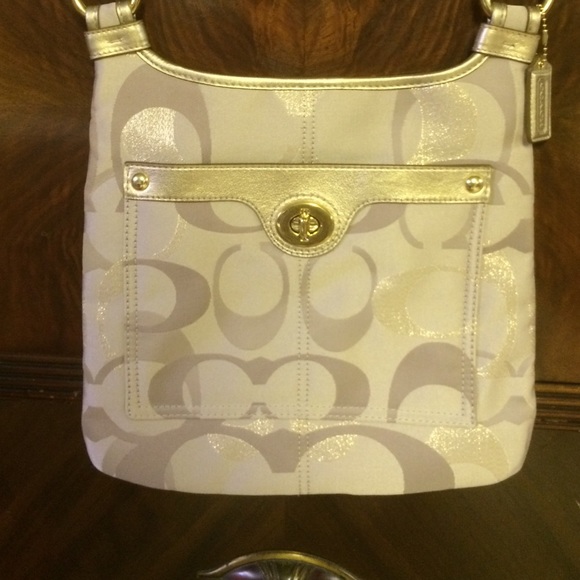 Coach purse - Picture 1 of 4