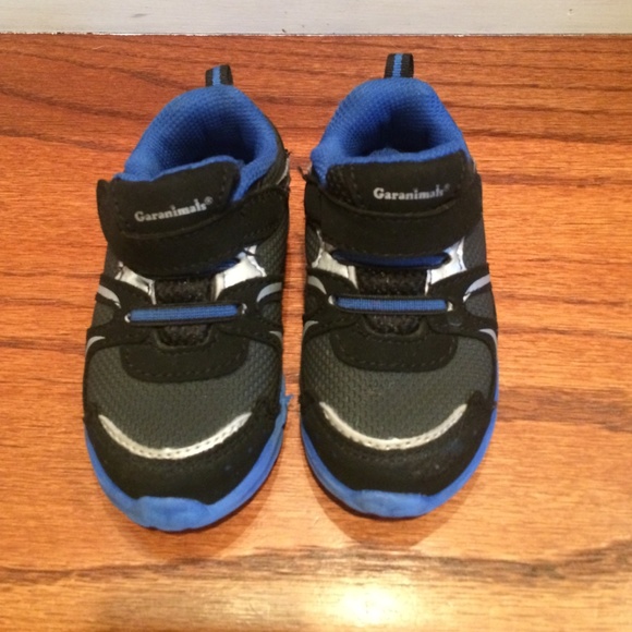 Garanimals size 5 shoes