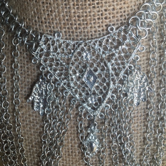 STATEMENT NECKLACE - Picture 2 of 4