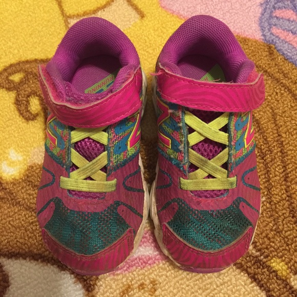 Toddler new balance tennis shoes
