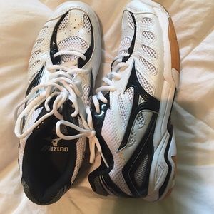mizuno volleyball shoes