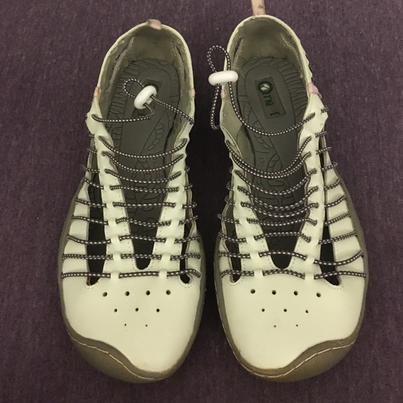 white water shoes