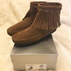 MINNETONKA for Hello Kitty® Fringe Boots