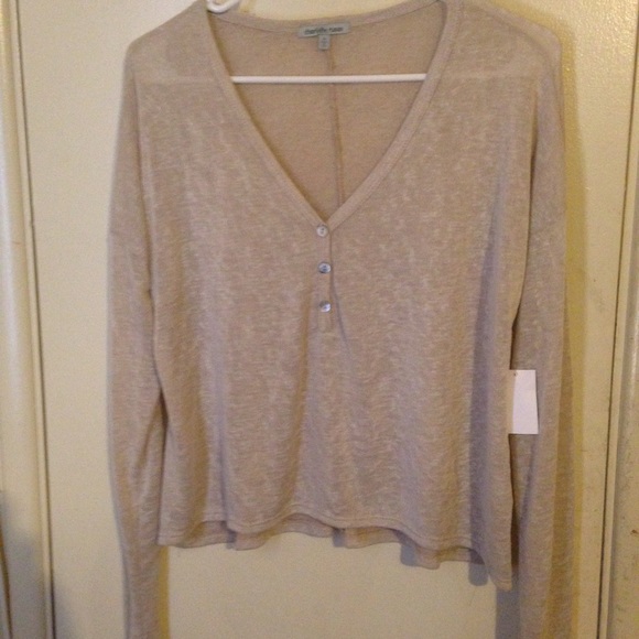 Long sleeve knit crop top