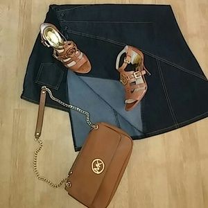 Bisou Bisou jean skirt.