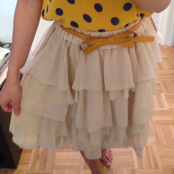 Romantic ruffled skirt - Picture 2 of 3