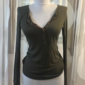 Olive top w graphic back