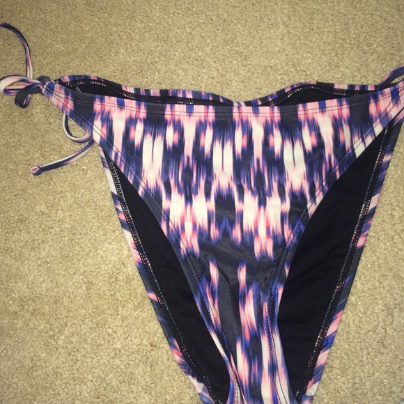 Bathing suit - Picture 3 of 3