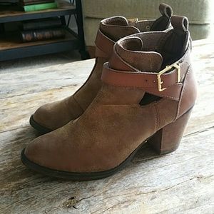 Brown ankle boots / booties