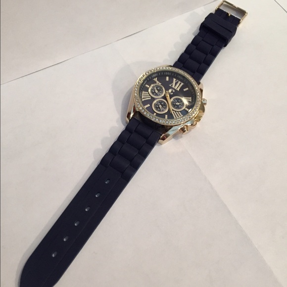 Watch - Picture 2 of 4