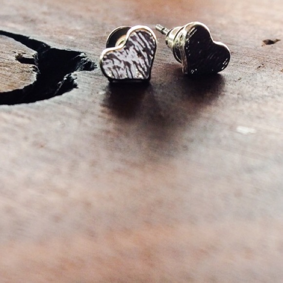 ❤️Heart Studs❤️ - Picture 3 of 3