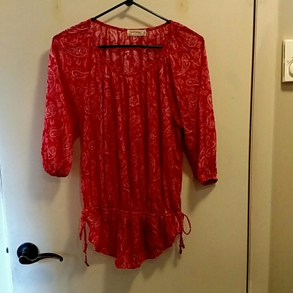 Cute spring top.