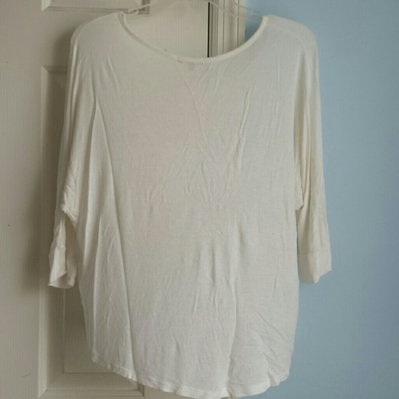 White v neck - Picture 2 of 4