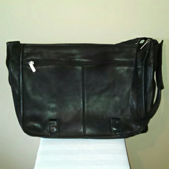 Sale! Wilsons Leather Black Expandable Bag - Picture 4 of 4