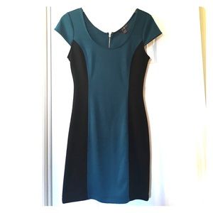 🎉Forever 21 teal and black color block dress🎉