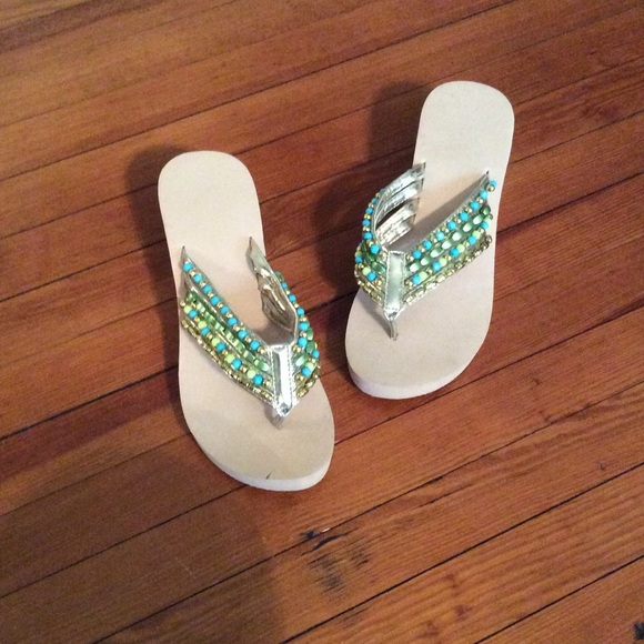 Cute flip flops - never worn