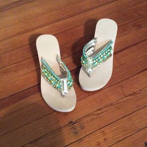 Cute flip flops - never worn
