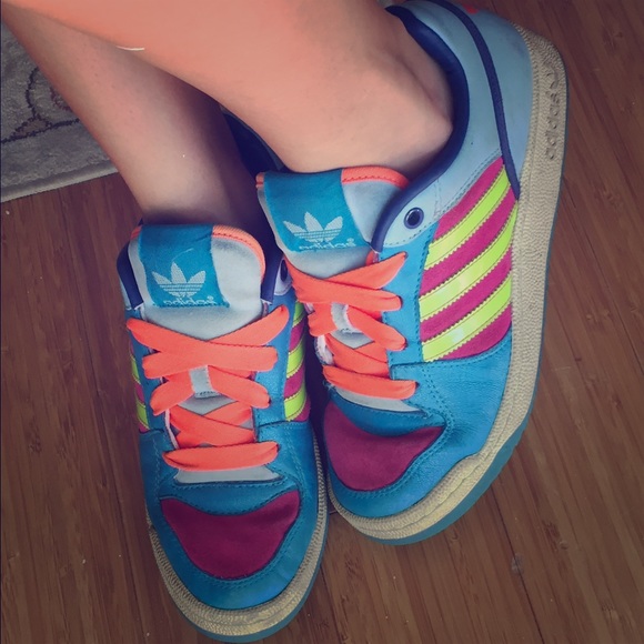 Neon women's adidas sneakers ✨👽.