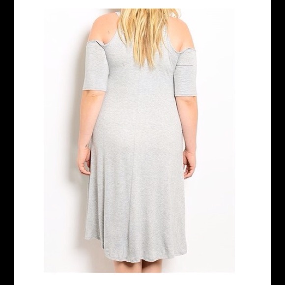 FINAL PRICE | Cut-Out Shoulder Dress - Plus Size - Picture 2 of 4