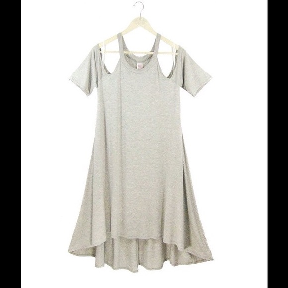 FINAL PRICE | Cut-Out Shoulder Dress - Plus Size - Picture 3 of 4