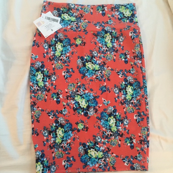 NWT LuLaRoe skirt Cassie style size Small