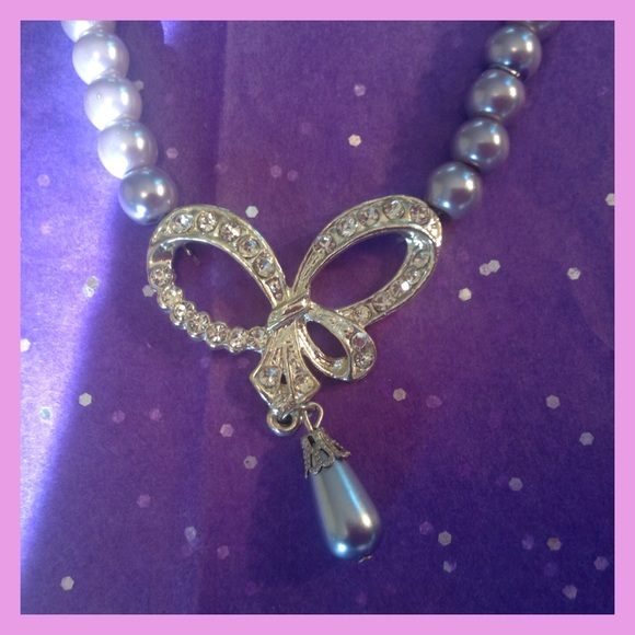 LAVENDER NECKLACE AND EARRINGS - Picture 2 of 4