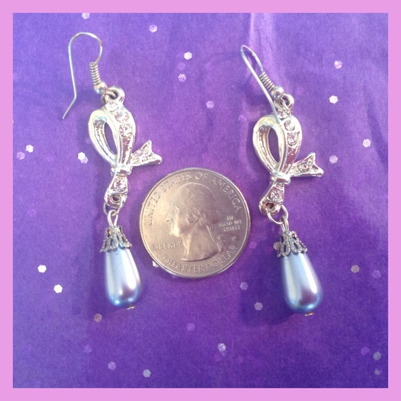 LAVENDER NECKLACE AND EARRINGS - Picture 3 of 4