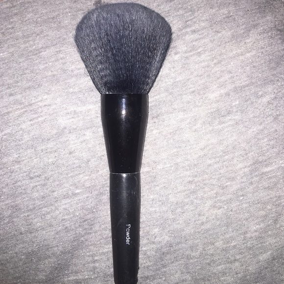 Tweezerman Powder Brush - Picture 2 of 2