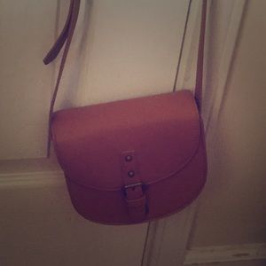 I am selling this baggggg.!