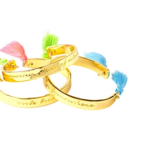 Last chance!! Blue lilly fringe bangle bracelet - Picture 1 of 1