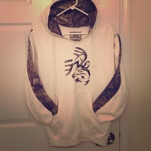 Men's legendary whitetails hoodie size medium.
