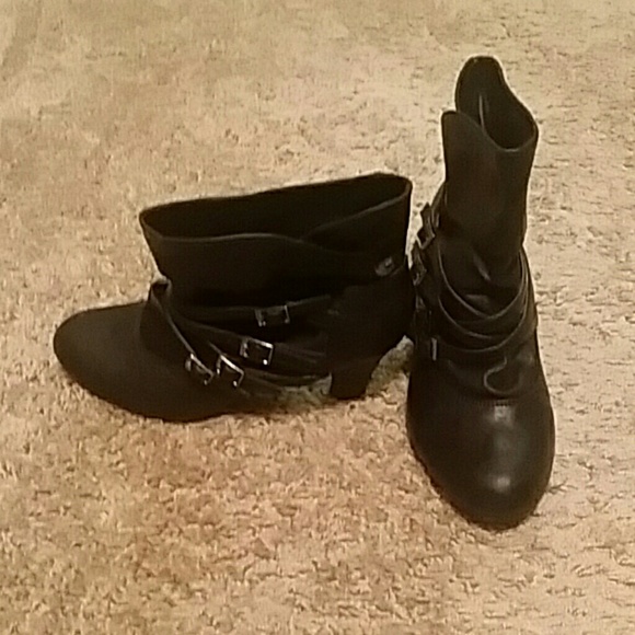 Women's buckle ankle boots