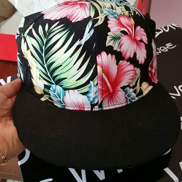 Snapback - Picture 2 of 4