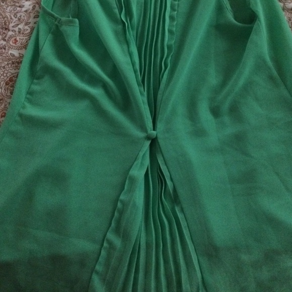 Blouse 🌸 - Picture 4 of 4