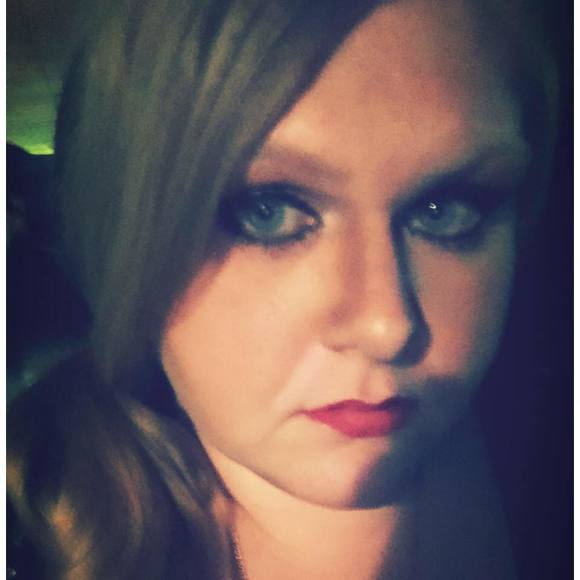 Meet your Posher, Becca