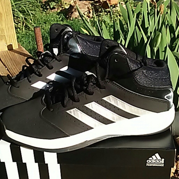 Adidas Isolation 2 Wide width Men's - Picture 2 of 4