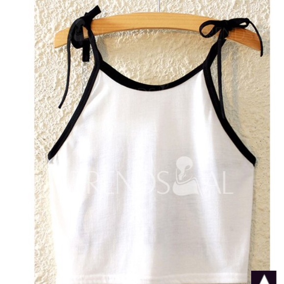 ACCEPTING OFFERS✨ LAST ONE✨ cute lace up cat top - Picture 2 of 4