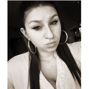 Meet your Posher, Amber